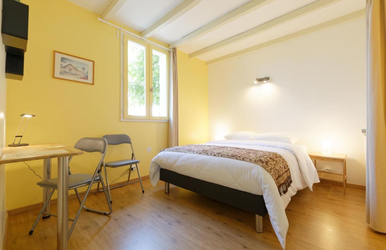 Chambre D'Hotes De Charme A La Maison Bleue Savignac-Mona Exteriör bild