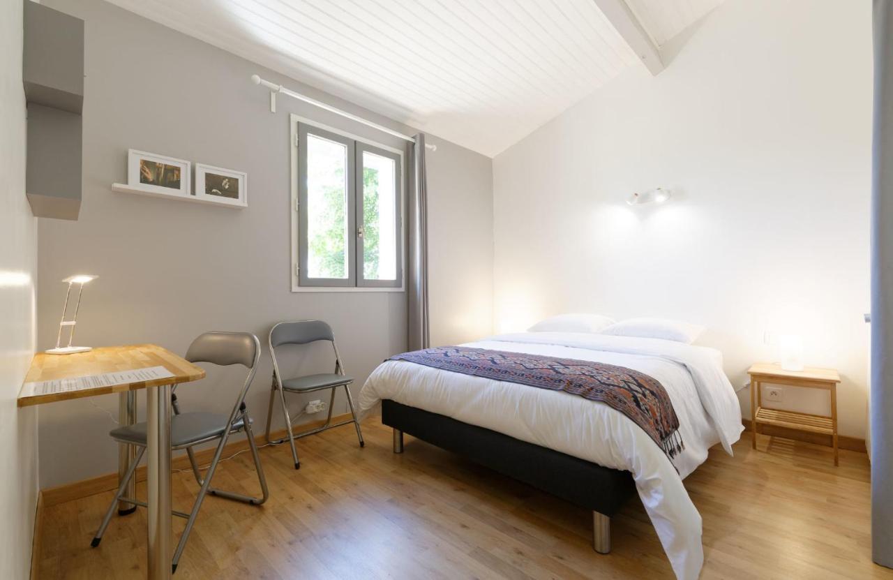 Chambre D'Hotes De Charme A La Maison Bleue Savignac-Mona Exteriör bild