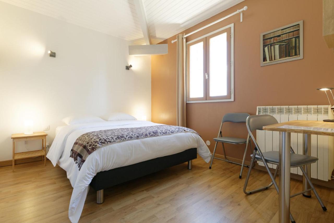 Chambre D'Hotes De Charme A La Maison Bleue Savignac-Mona Exteriör bild
