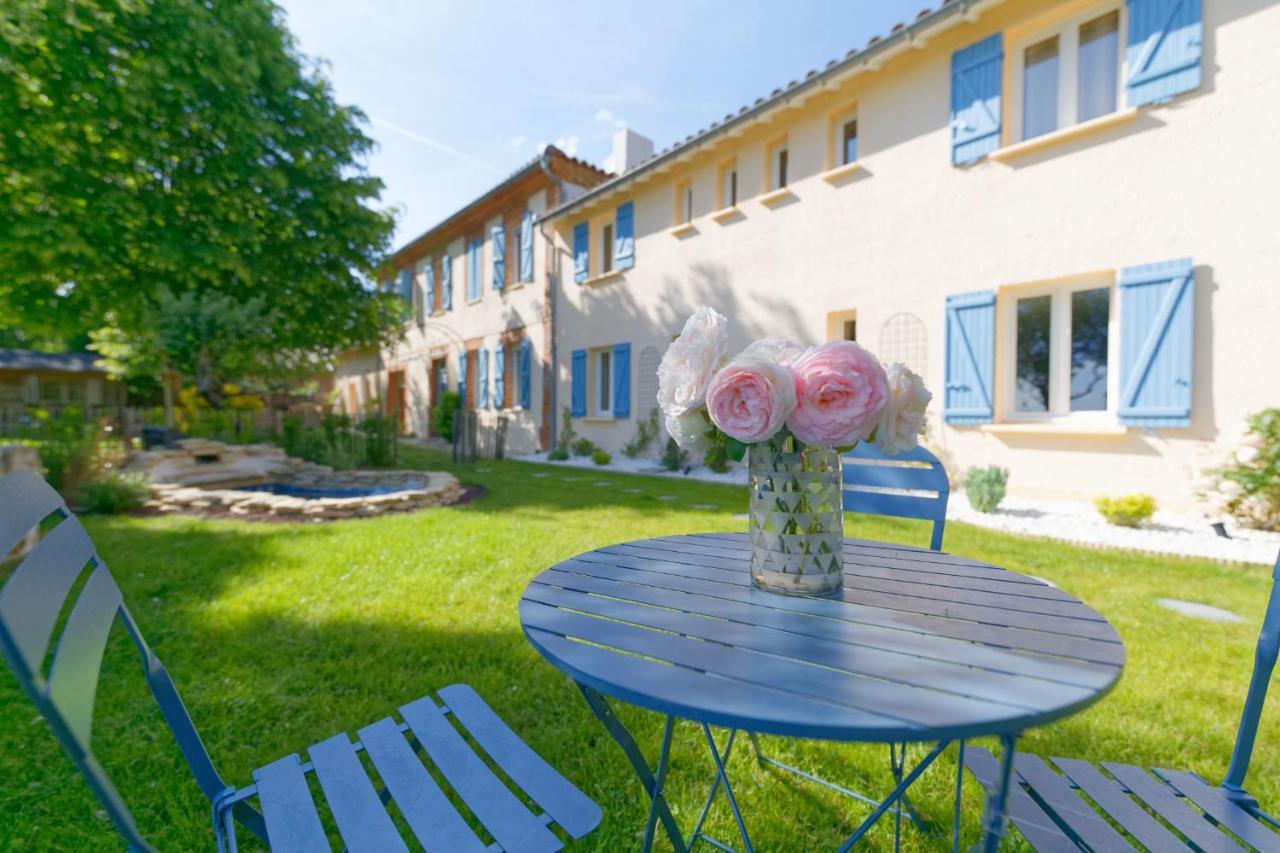 Chambre D'Hotes De Charme A La Maison Bleue Savignac-Mona Exteriör bild
